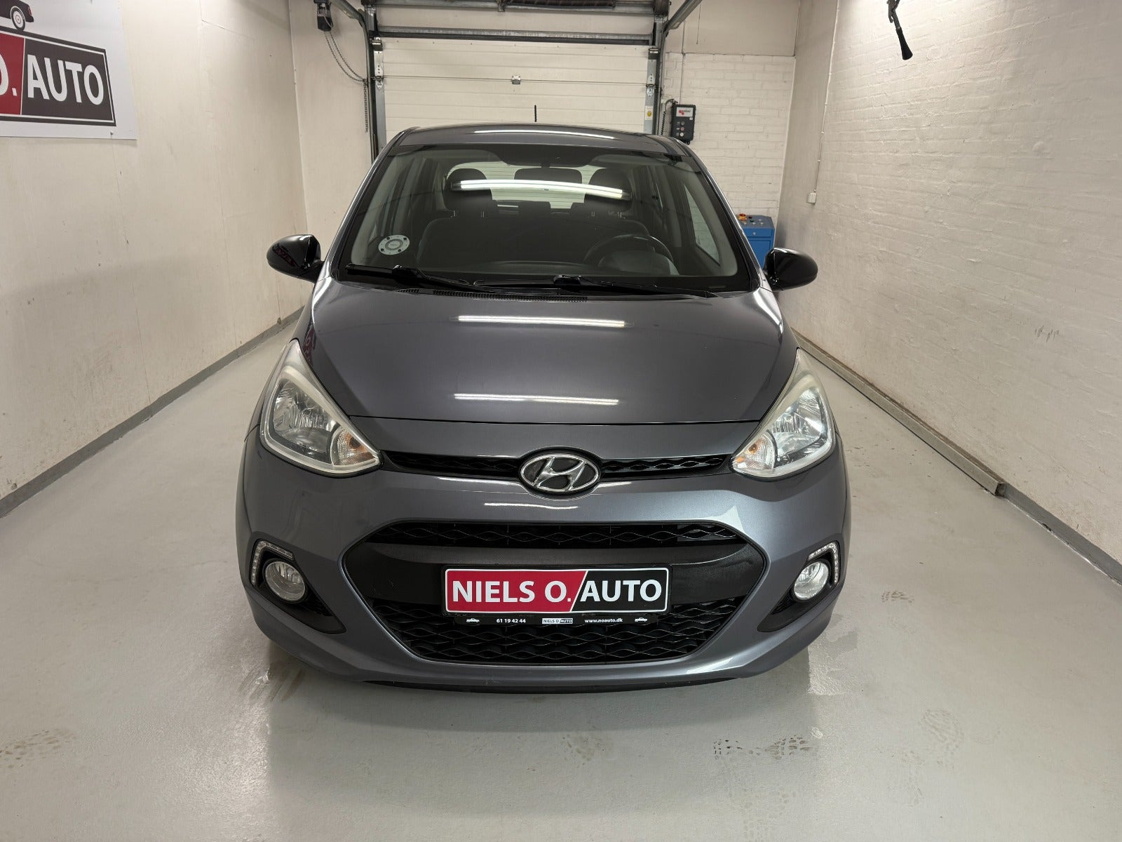 Grå Hyundai i10 fra 2016