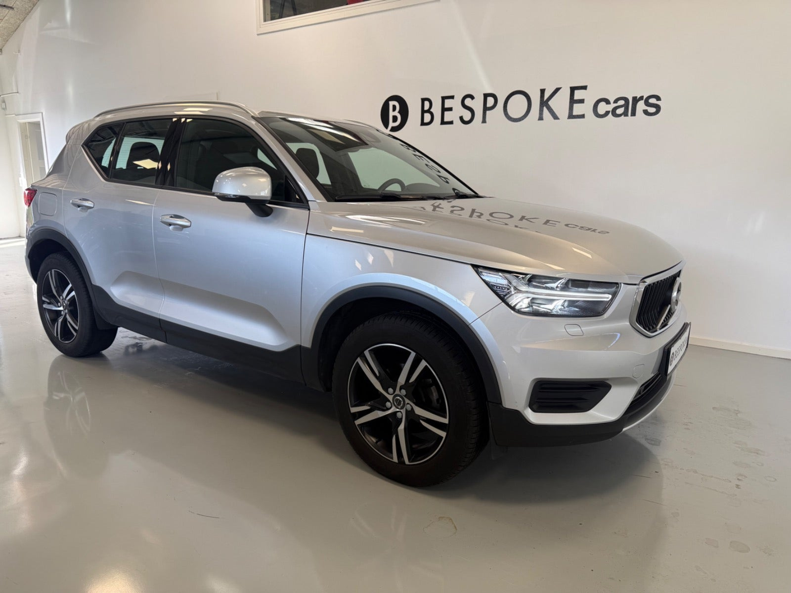 Sølv Volvo XC40 fra 2019