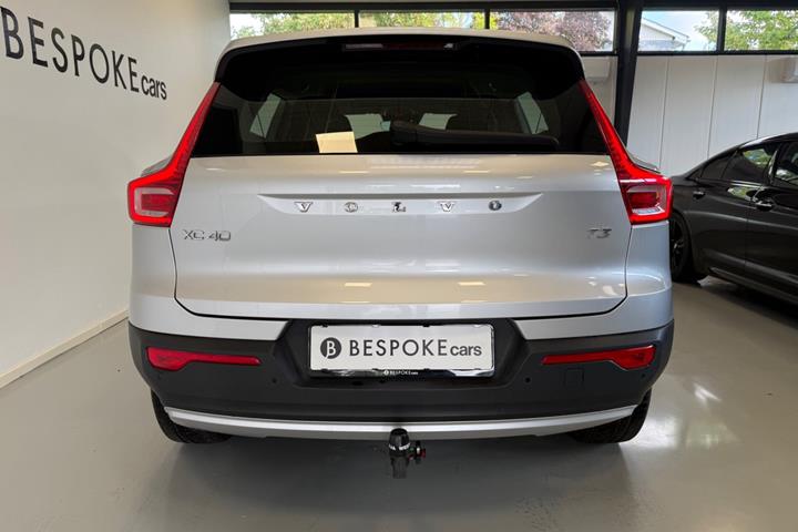 Sølv Volvo XC40 fra 2019