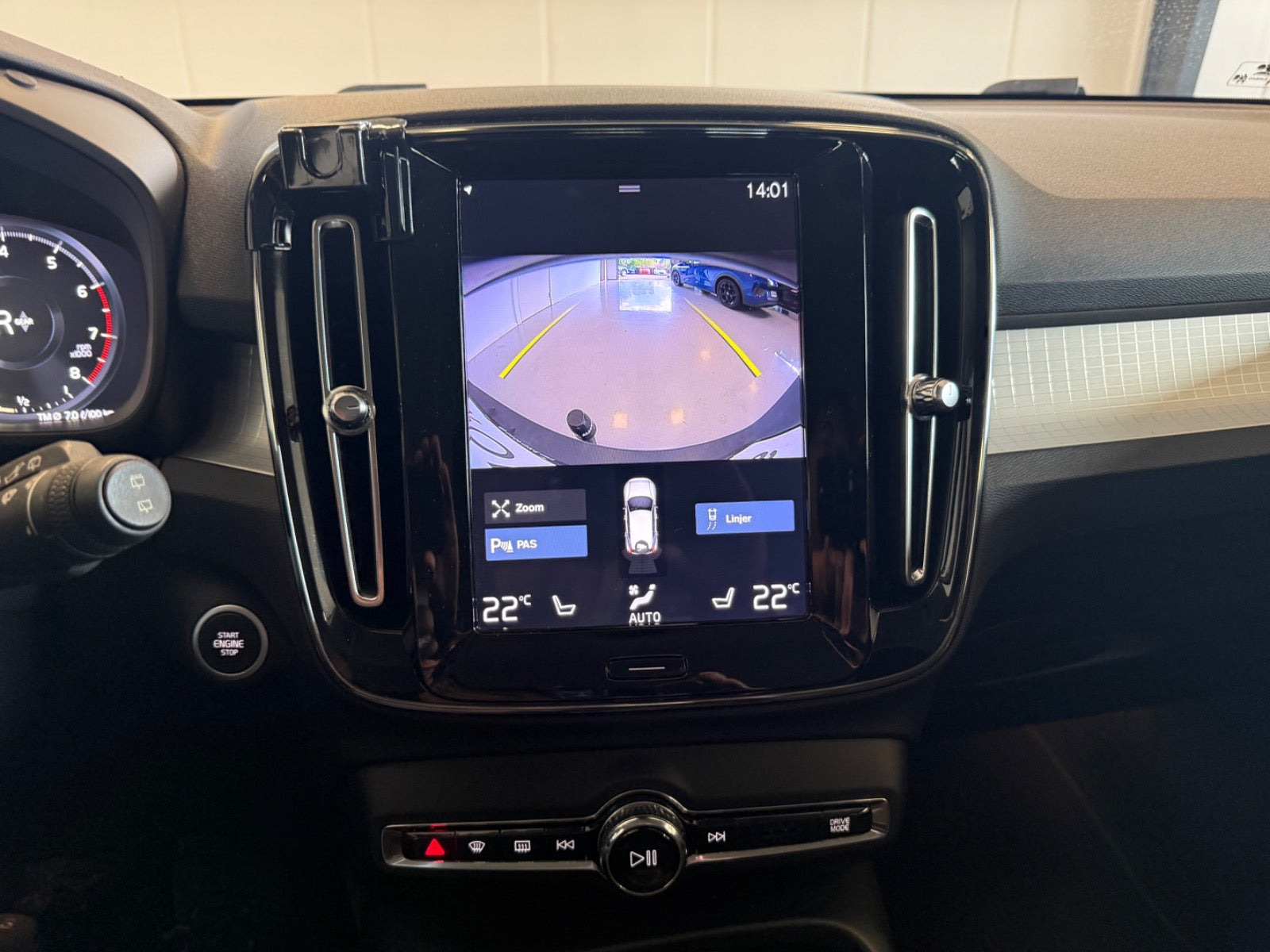 Sølv Volvo XC40 fra 2019