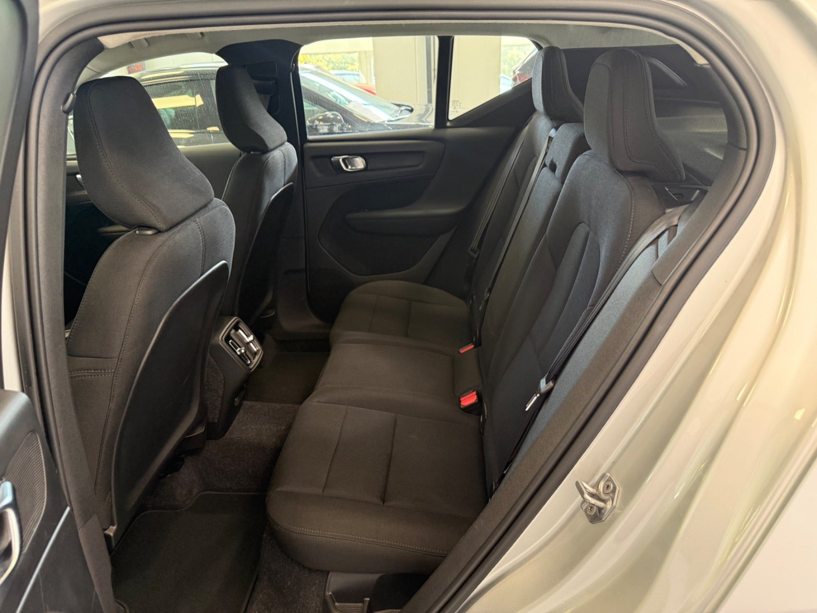 Sølv Volvo XC40 fra 2019