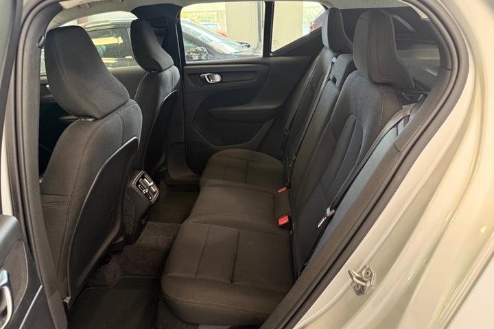 Sølv Volvo XC40 fra 2019