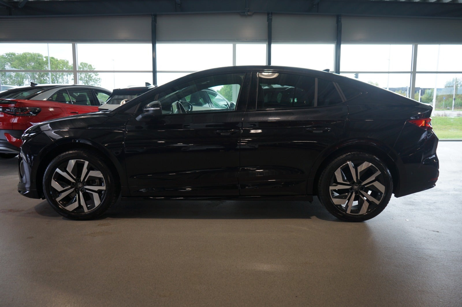 Sort Skoda Enyaq fra 2026