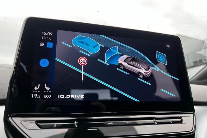 Grå VW ID.4 fra 2021