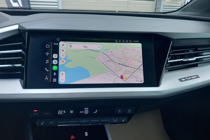 Grå Audi Q4 e-tron fra 2023
