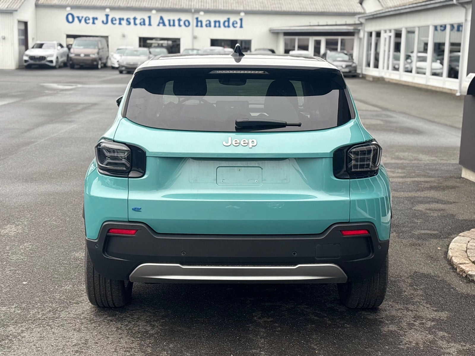 Blå Jeep Avenger fra 2024