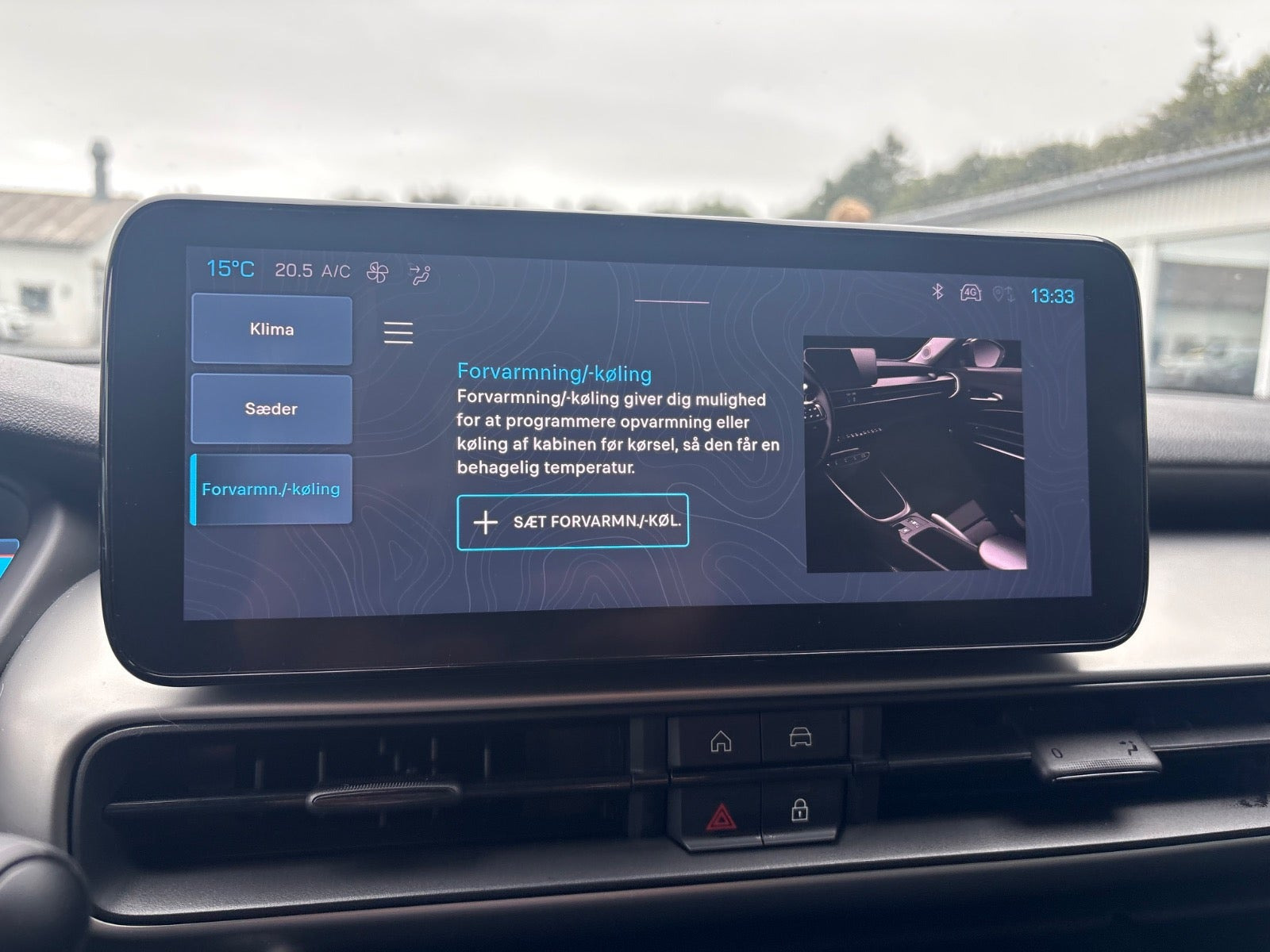 Blå Jeep Avenger fra 2024