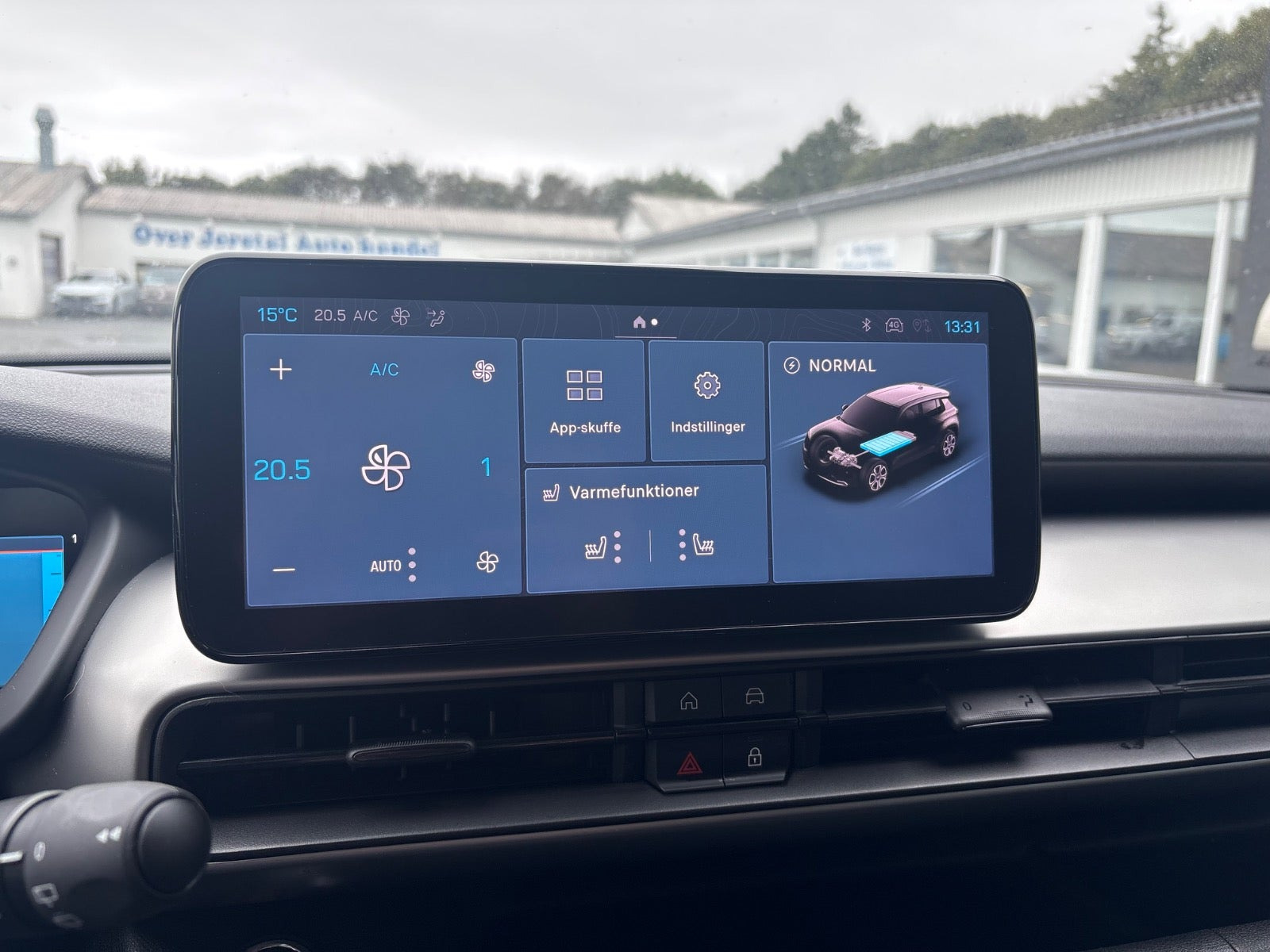 Blå Jeep Avenger fra 2024