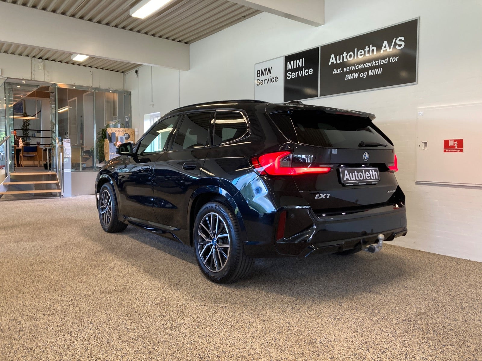 Sort BMW iX1 fra 2025