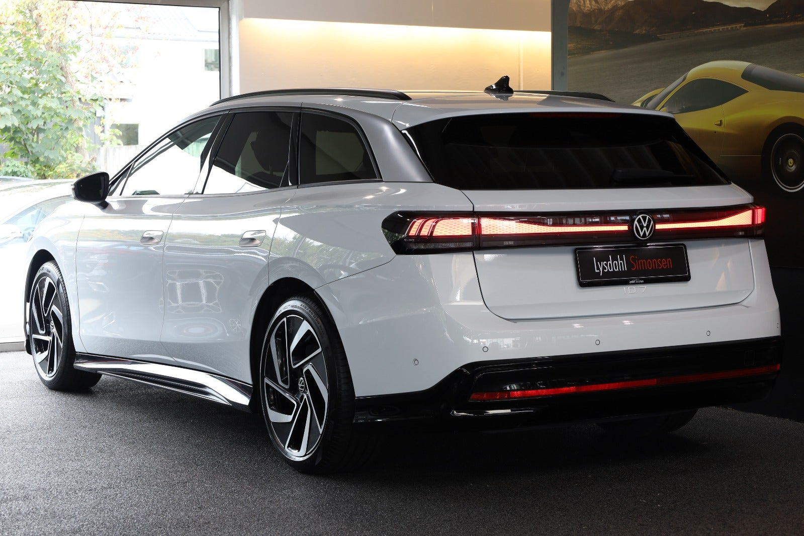 Hvid VW ID.7 fra 2024