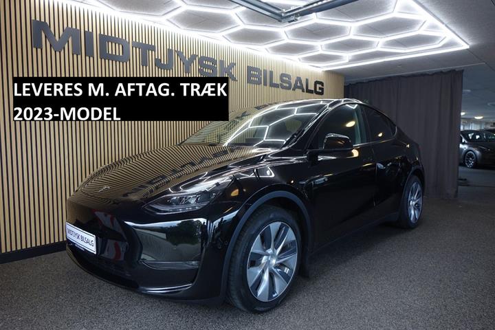 Sort Tesla Model Y fra 2023