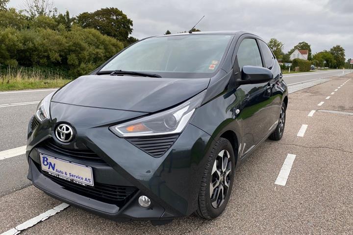 Grå Toyota Aygo fra 2021