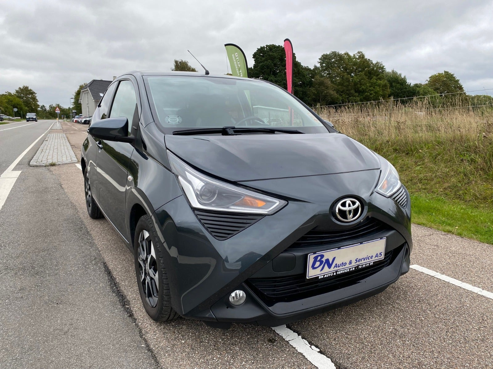 Grå Toyota Aygo fra 2021