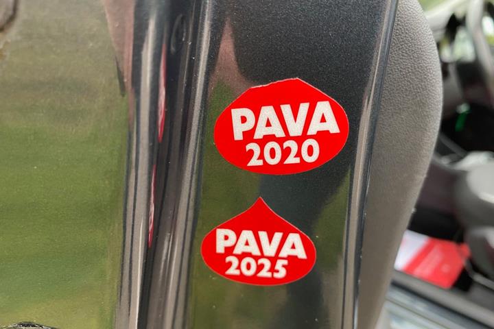 Grå Toyota Aygo fra 2021