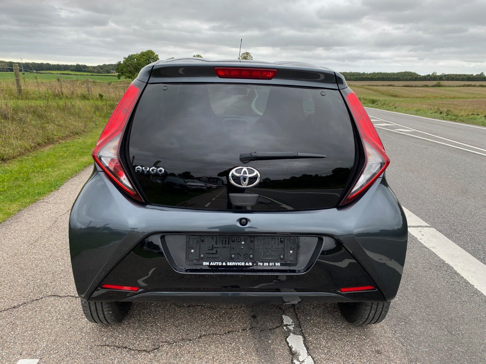 Grå Toyota Aygo fra 2021