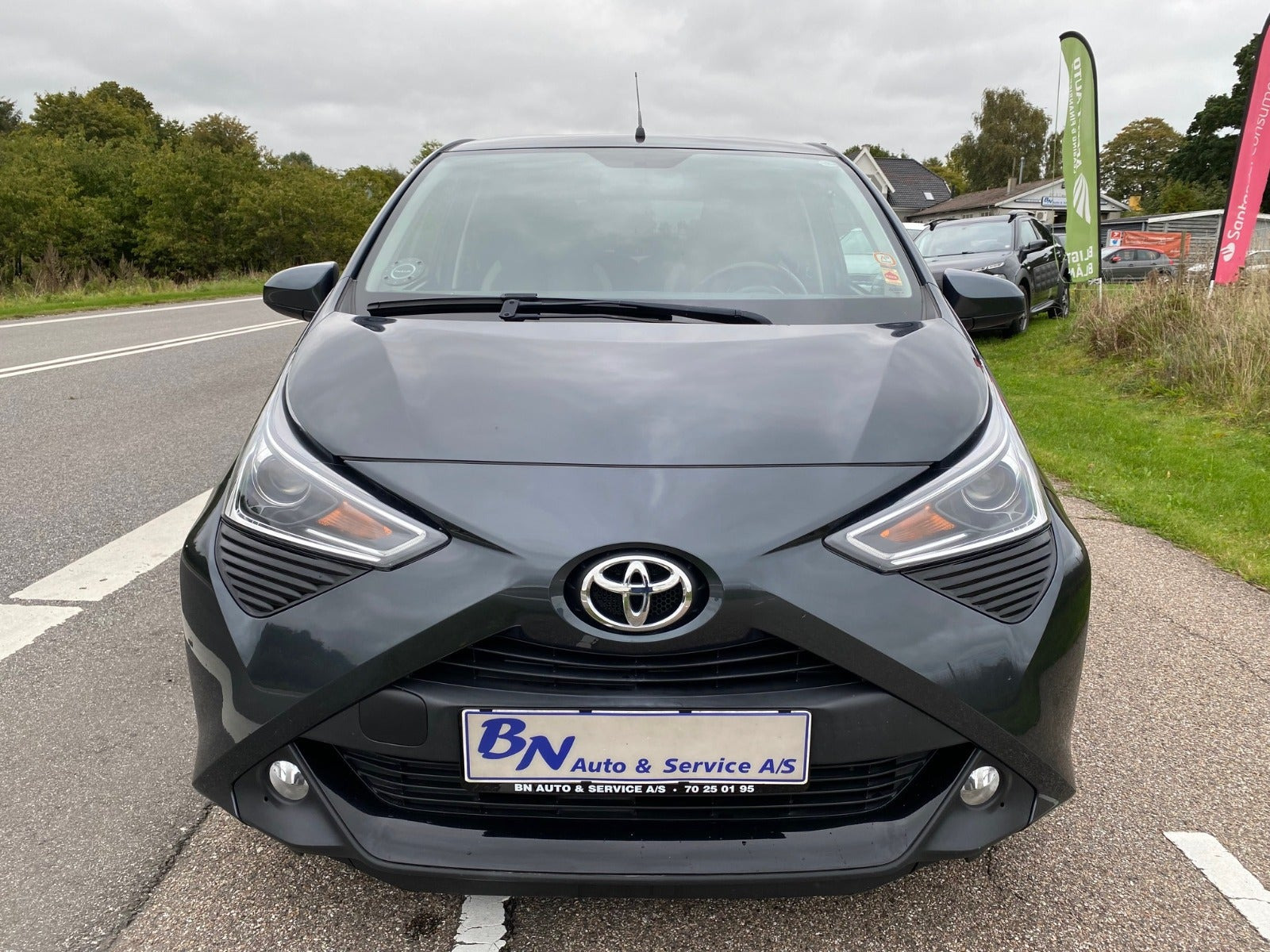 Grå Toyota Aygo fra 2021