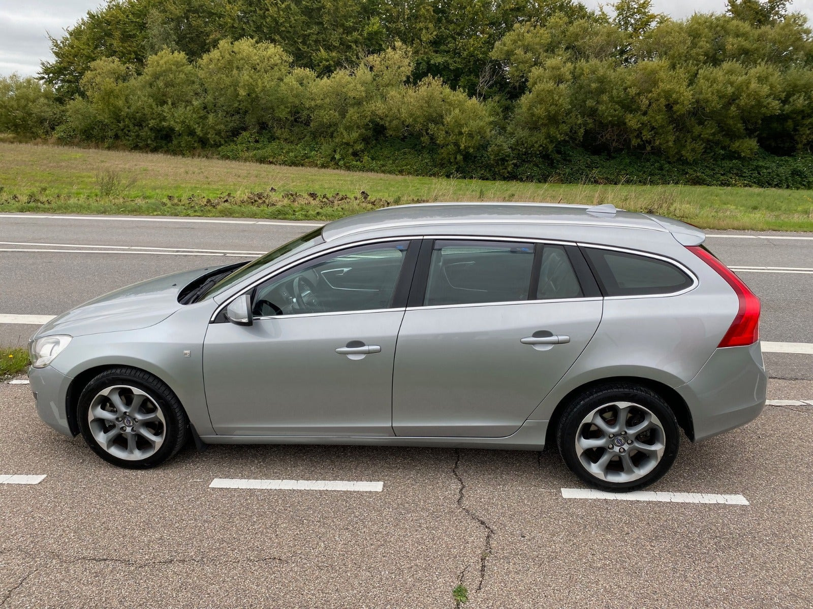 Sølv Volvo V60 fra 2012