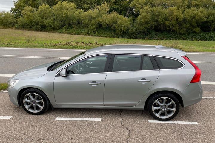 Sølv Volvo V60 fra 2012