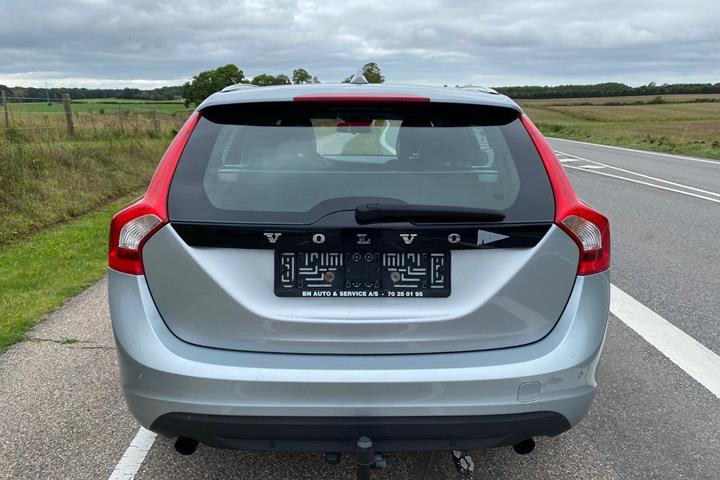 Sølv Volvo V60 fra 2012