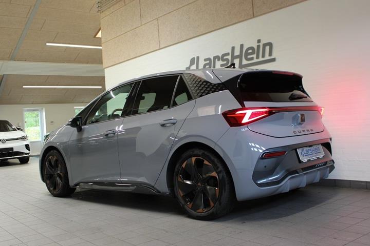 Grå Cupra Born fra 2025