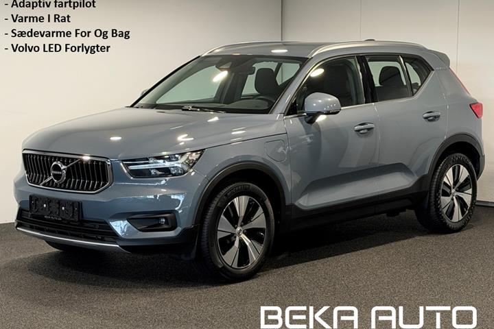 Blå Volvo XC40 fra 2021