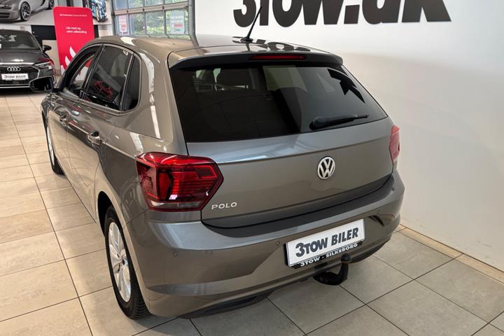 Grå VW Polo fra 2019