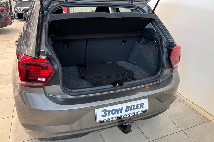 Grå VW Polo fra 2019