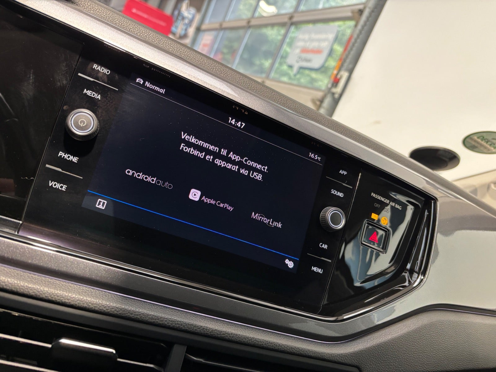 Grå VW Polo fra 2019