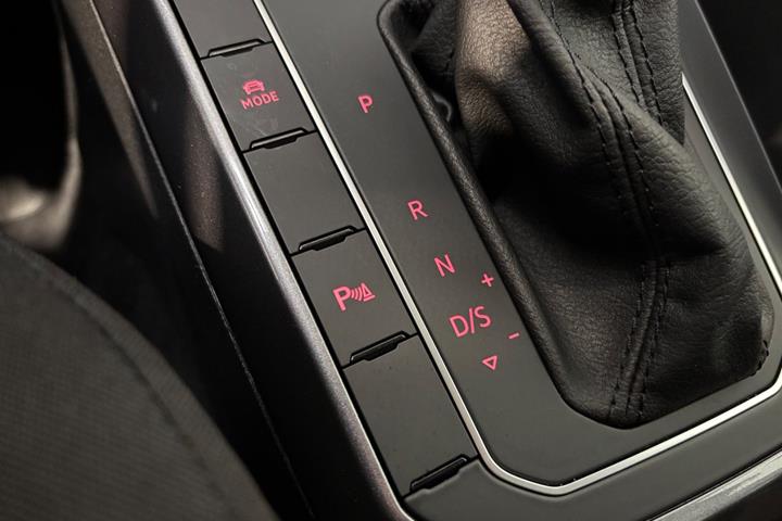 Grå VW Polo fra 2019
