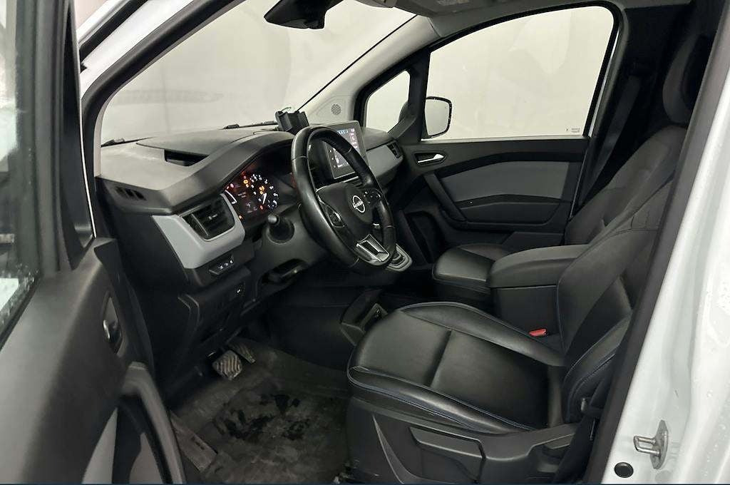 Hvid Nissan Townstar fra 2023