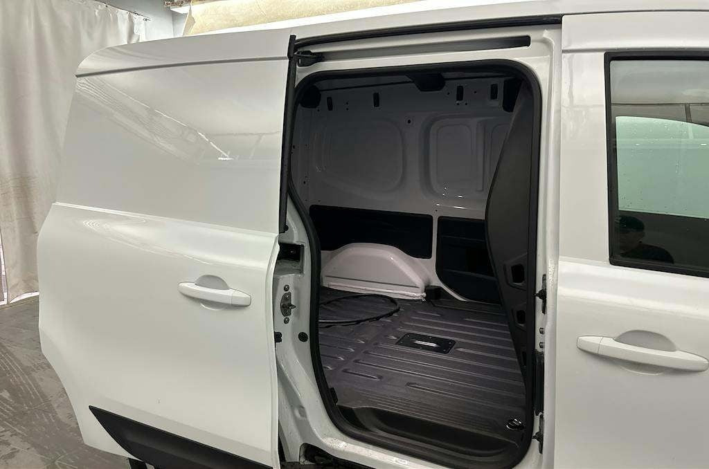 Hvid Nissan Townstar fra 2023