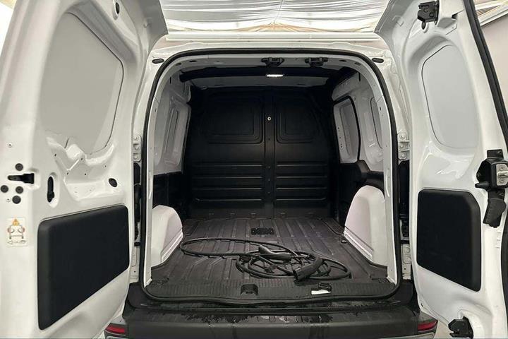 Hvid Nissan Townstar fra 2023