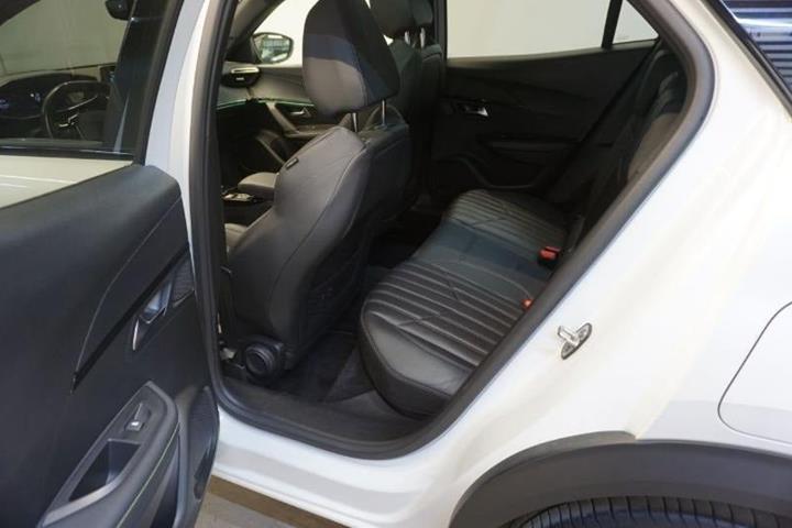 Sort Peugeot e-2008 fra 2021