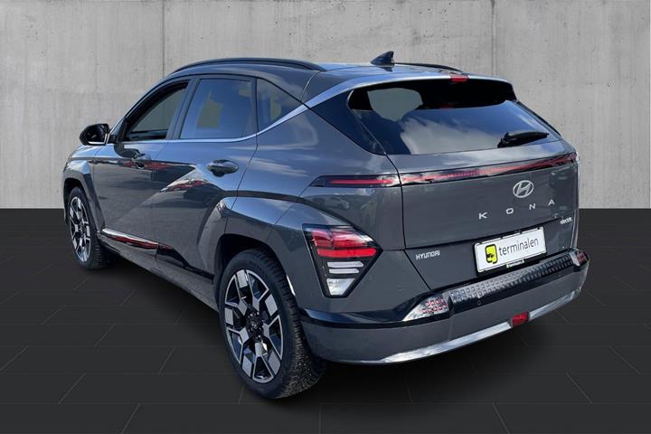 Grå Hyundai Kona fra 2024