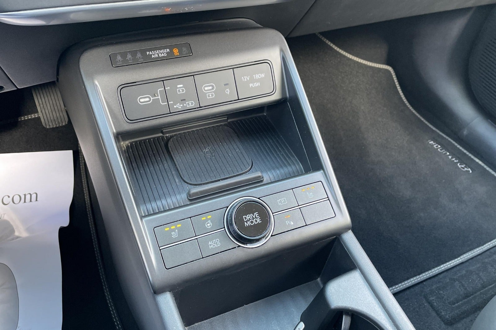 Grå Hyundai Kona fra 2024