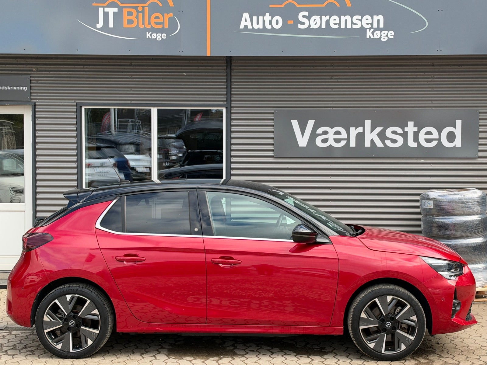 Rød Opel Corsa-e fra 2023
