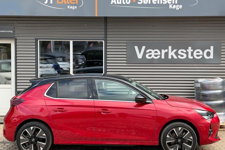 Rød Opel Corsa-e fra 2023
