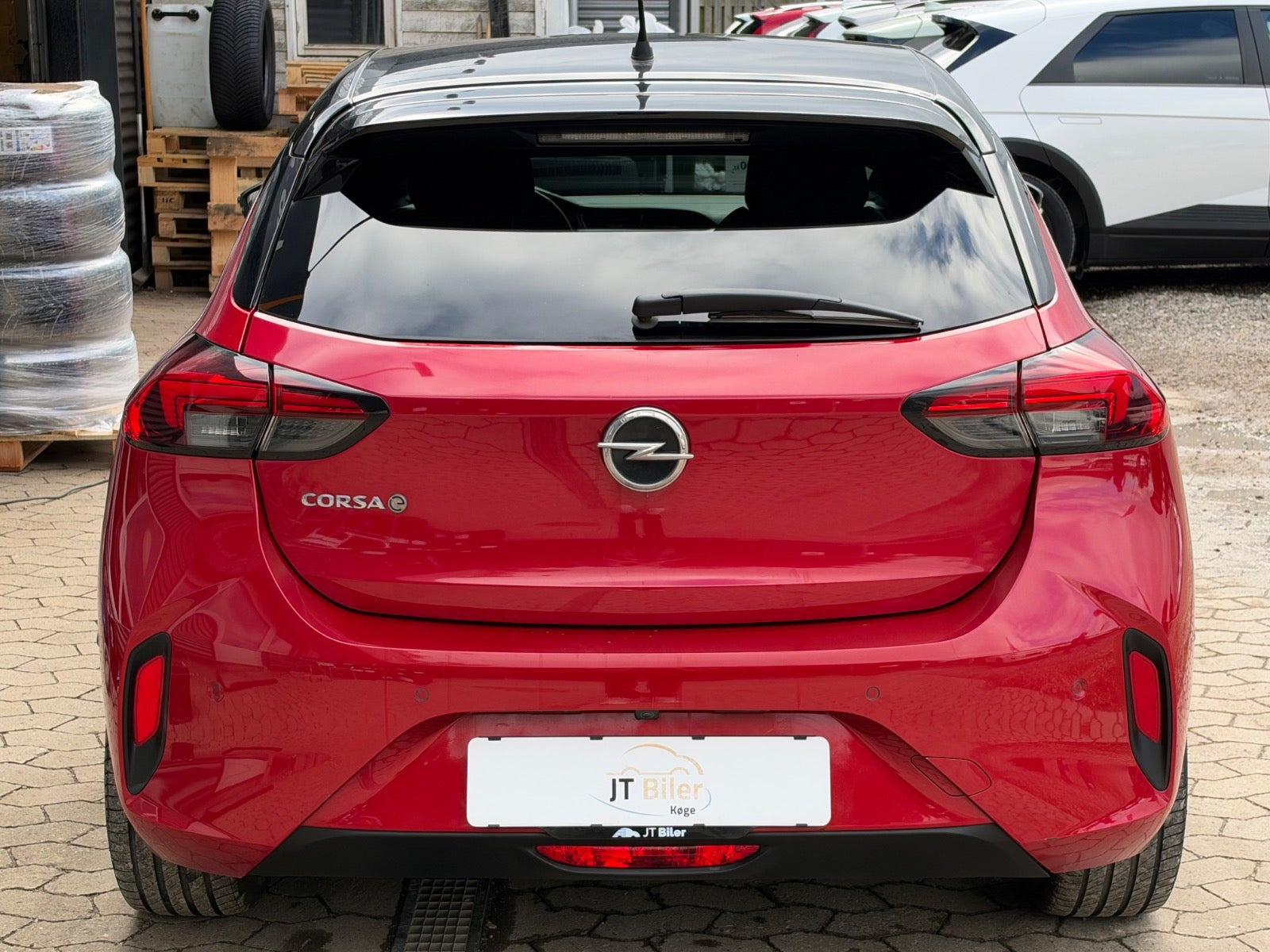 Rød Opel Corsa-e fra 2023