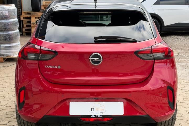 Rød Opel Corsa-e fra 2023