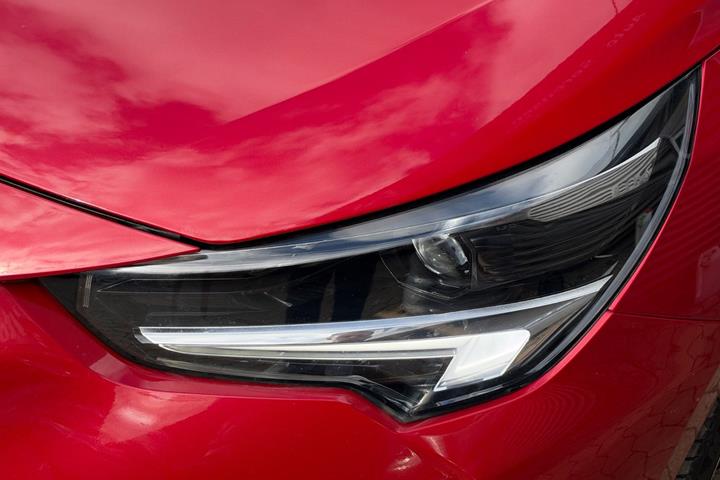 Rød Opel Corsa-e fra 2023