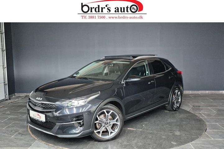 Sort Kia XCeed fra 2022 set udefra
