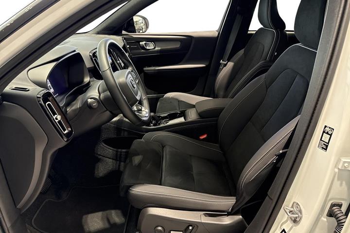 Hvid Volvo EX40 fra 2026