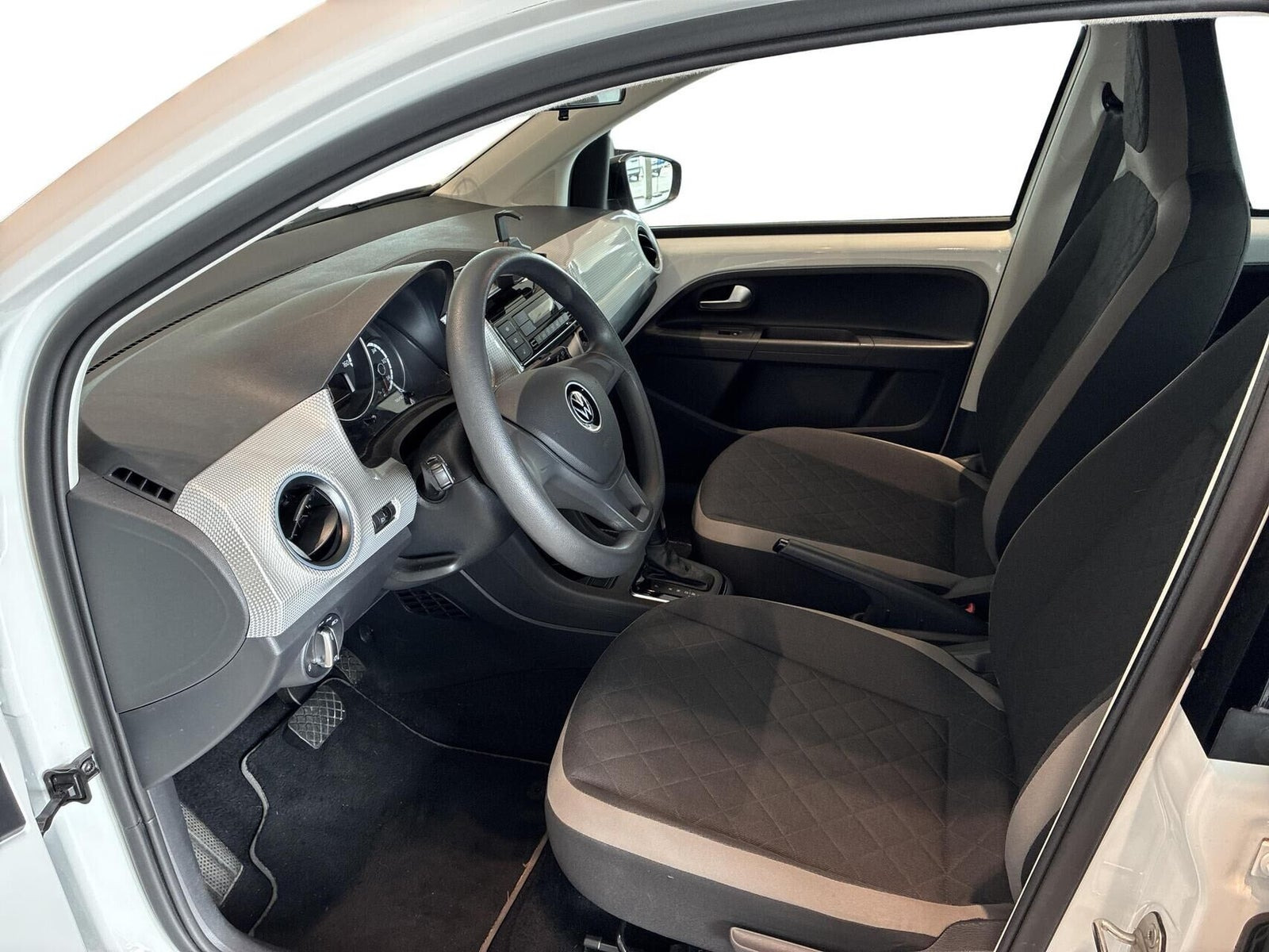 Hvid VW E-UP! fra 2021