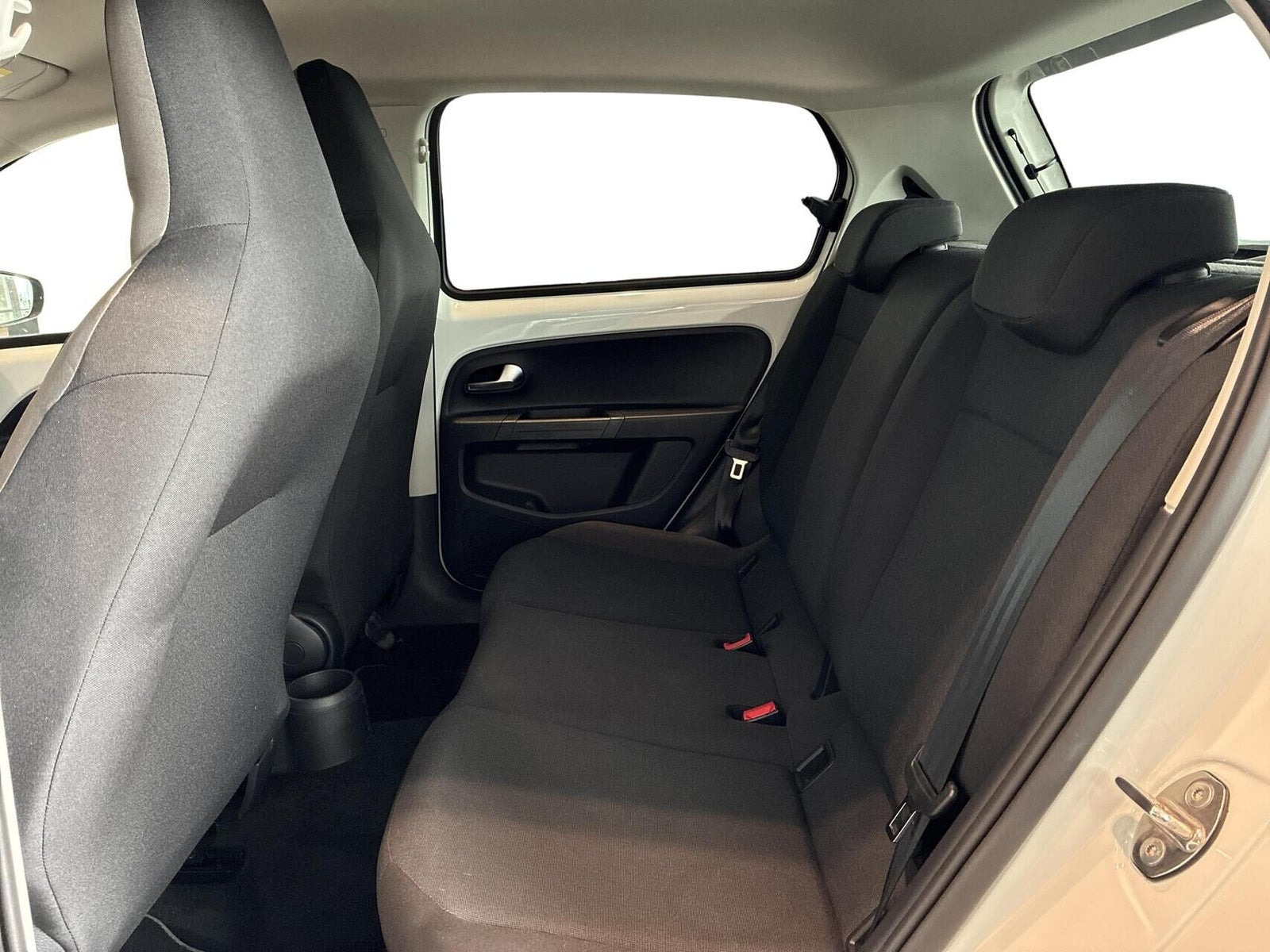 Hvid VW E-UP! fra 2021