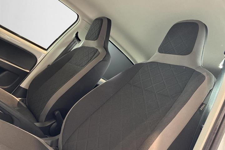 Hvid VW E-UP! fra 2021