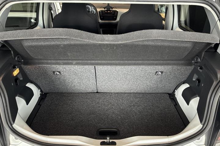 Hvid VW E-UP! fra 2021