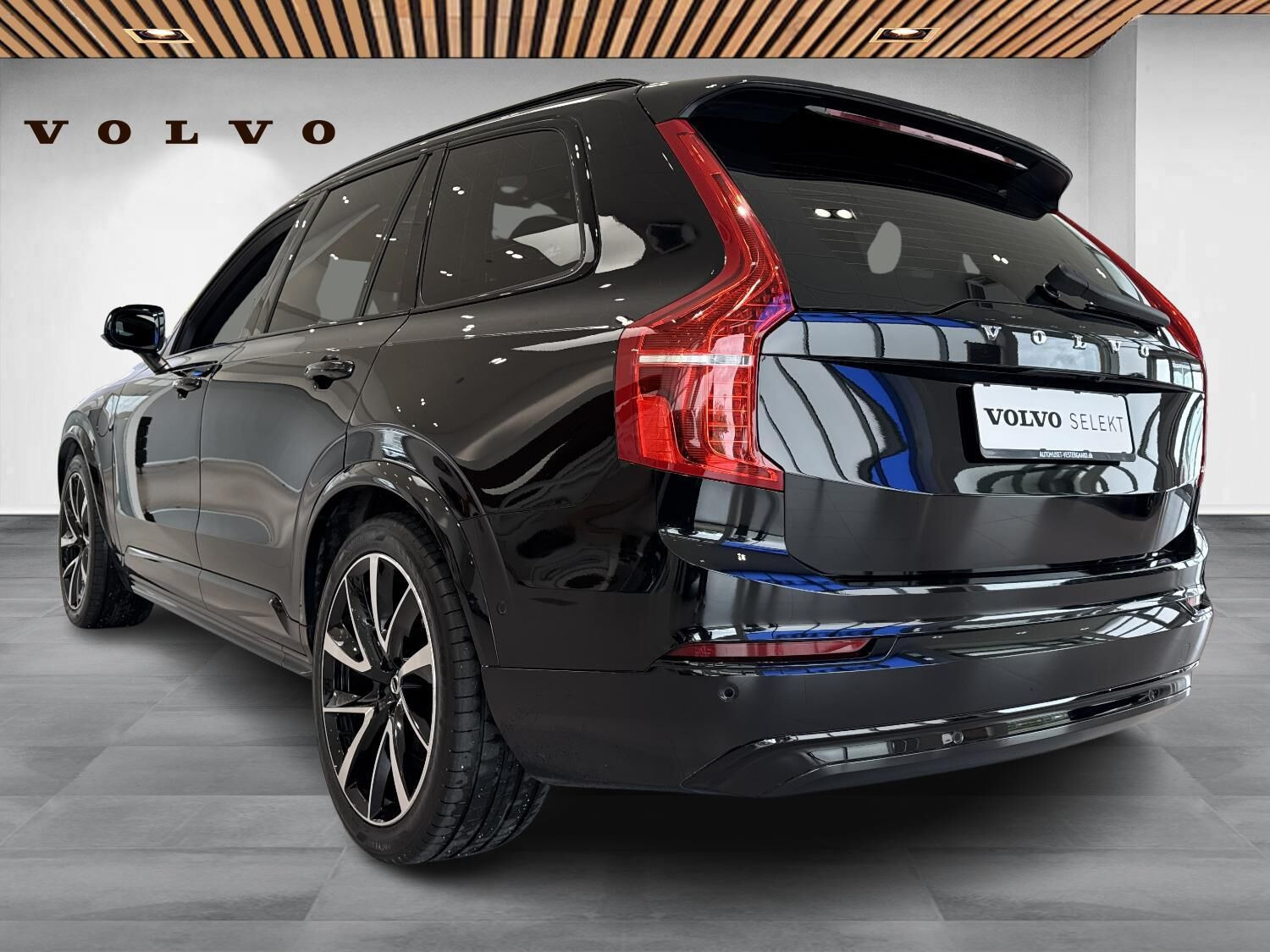 Sort Volvo XC90 fra 2023
