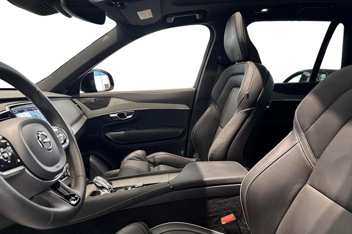 Sort Volvo XC90 fra 2023