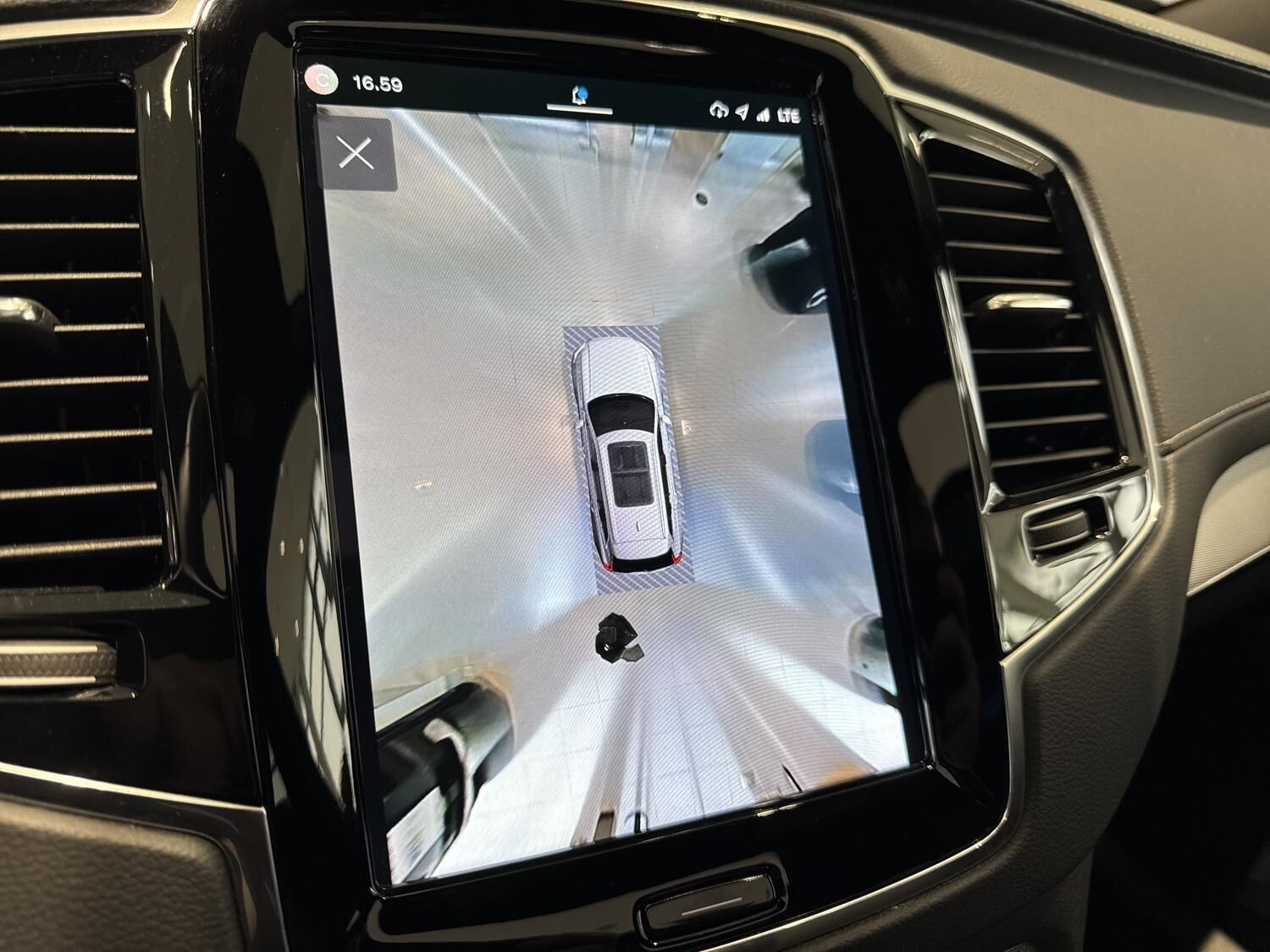 Sort Volvo XC90 fra 2023