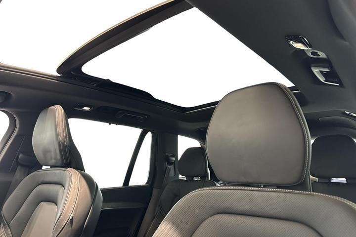 Sort Volvo XC90 fra 2023